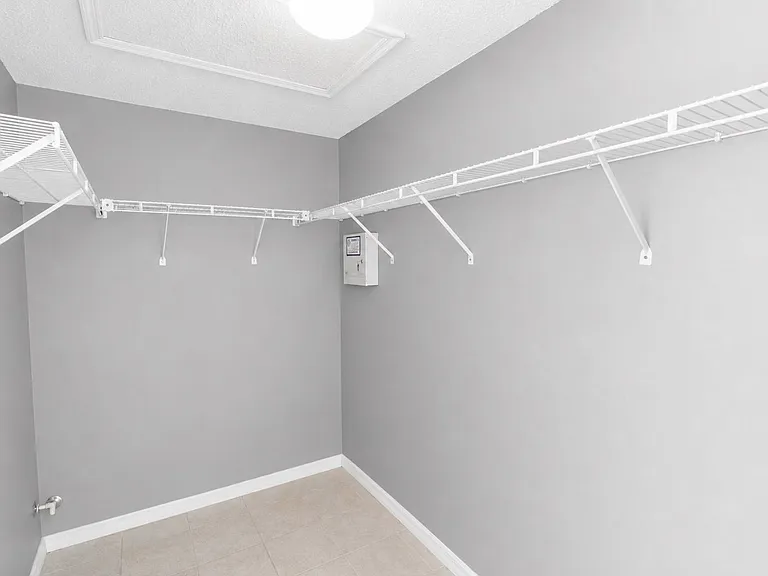 10435 Crestfield Dr — Photo 31