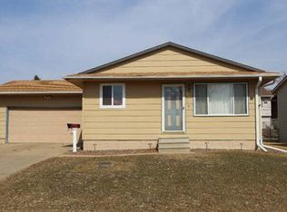 4704 E 33rd St, Sioux Falls, SD 57110