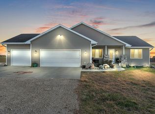 2374 380th St, Jewell, IA 50130
