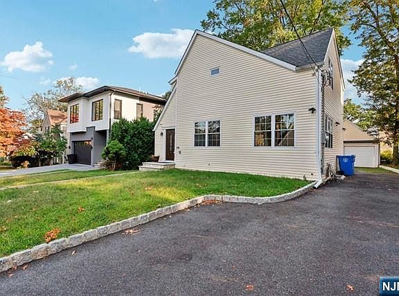 2nd image of 118 Sunset Ln