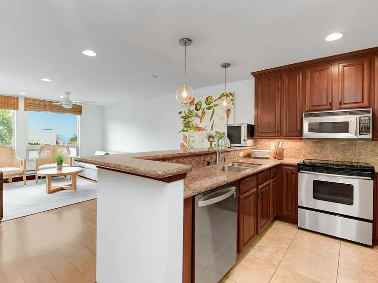 935 Genter St #212 — Photo 13