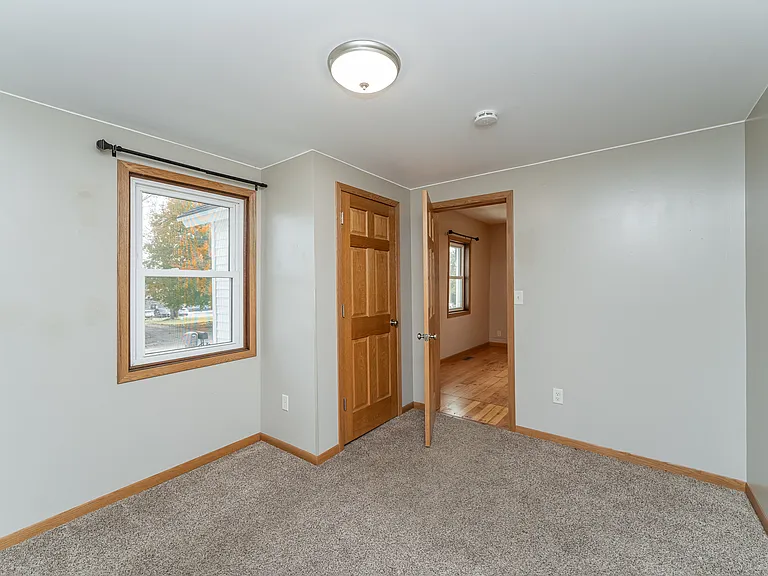 85 Linden St — Photo 6
