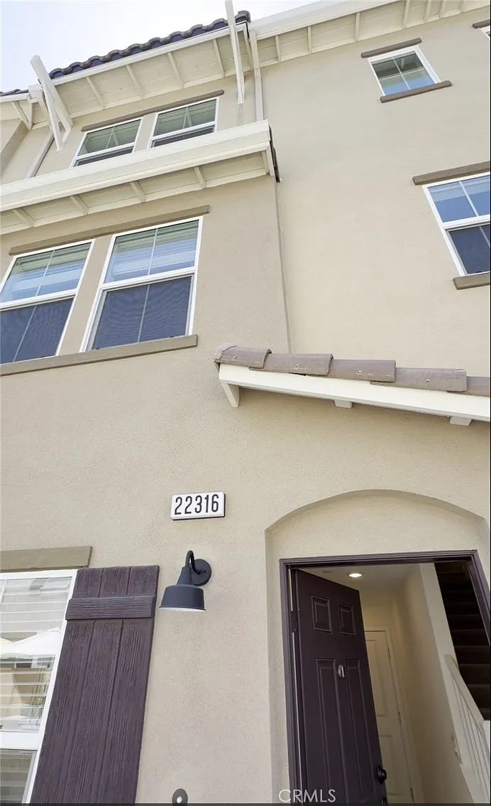 4 bed, 1670 sqft, $4,500 — Photo 1