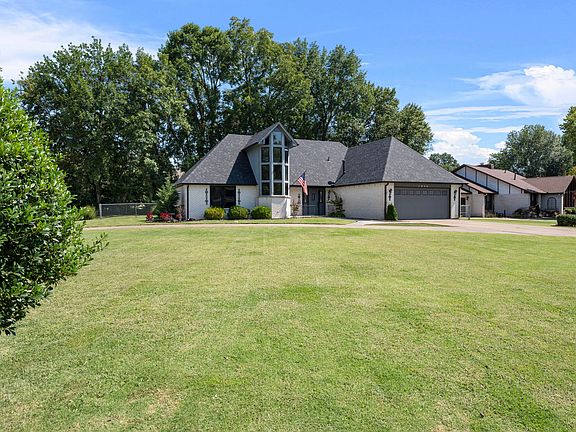 2nd image of 1934 Birnamwood Dr