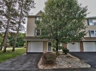 200 Parkedge Ln, Scranton, PA