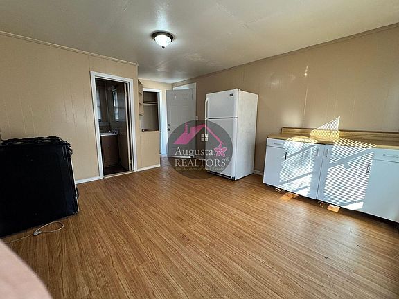 5th image of 649 En APT 18-7