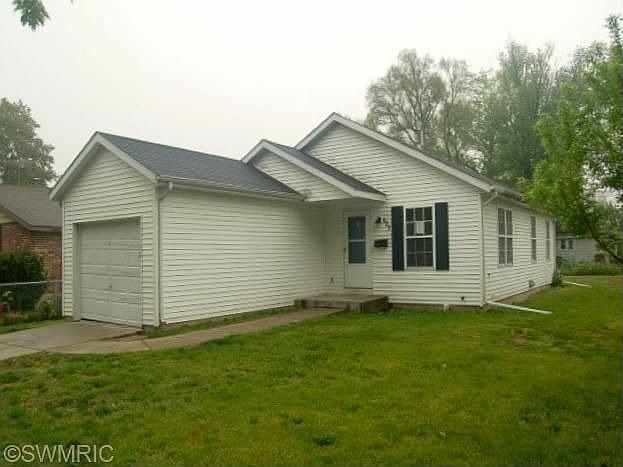 1st image of 802 E Vineyard Ave