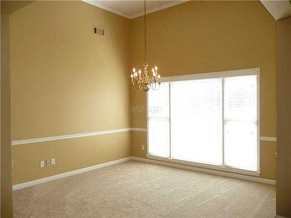 4th image of 739 Silverman Dr
