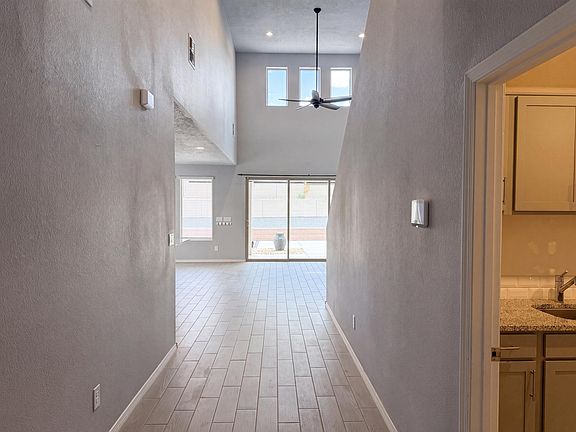 3rd image of 2539 McCauley Loop NE