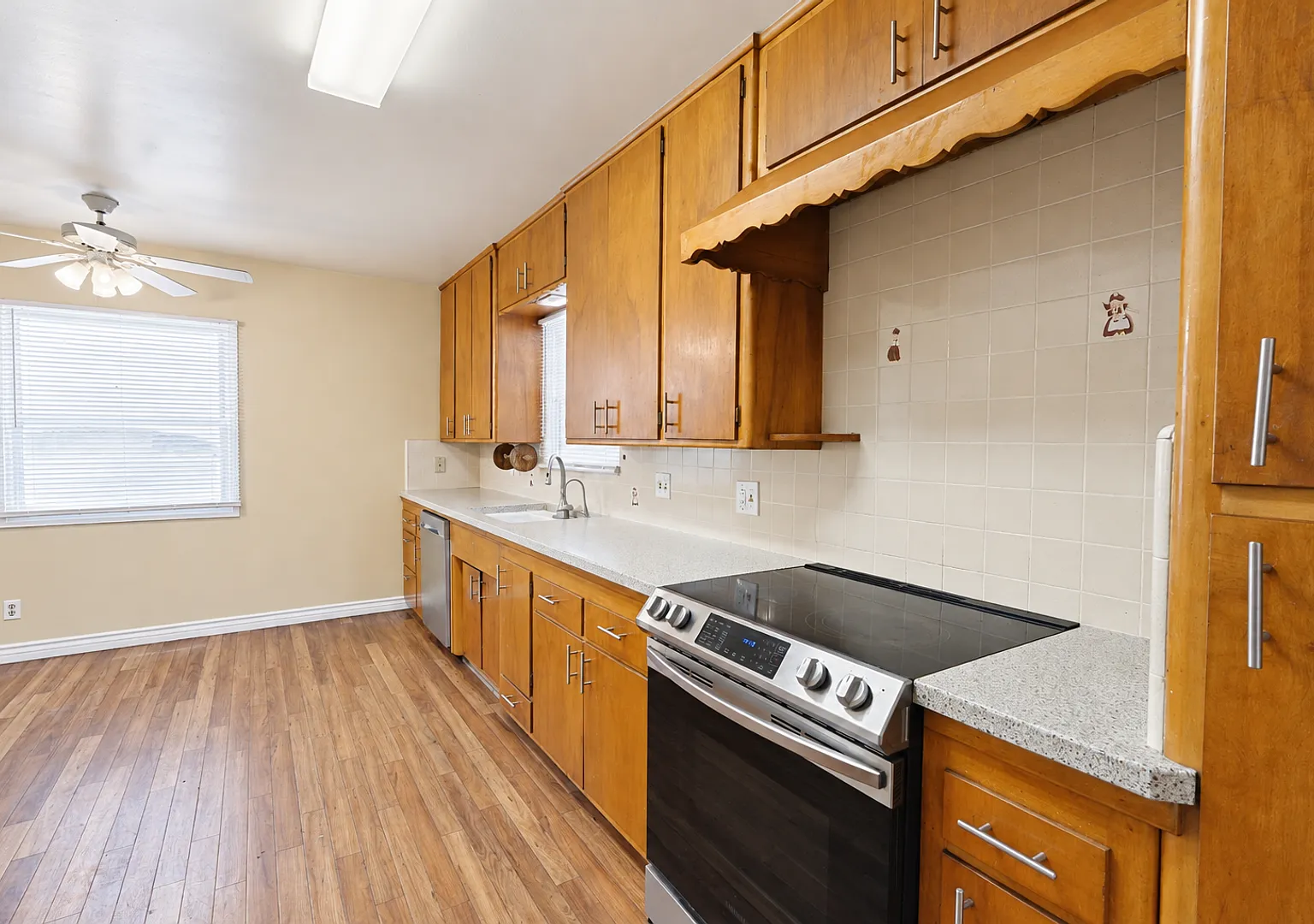 3627 Harding Street — Photo 3