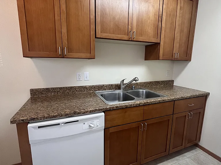 324 Avenue J #10 — Photo 16