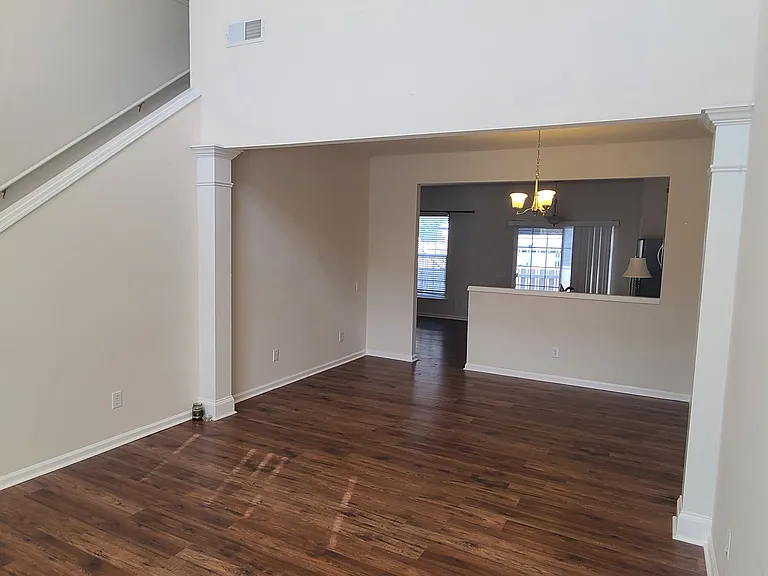 8120 Kincaid Ct — Photo 4