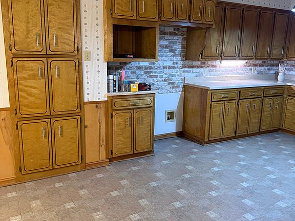 4th image of 1422 Grace Ave