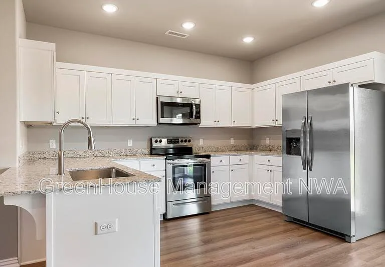 210 Williams Ct — Photo 7
