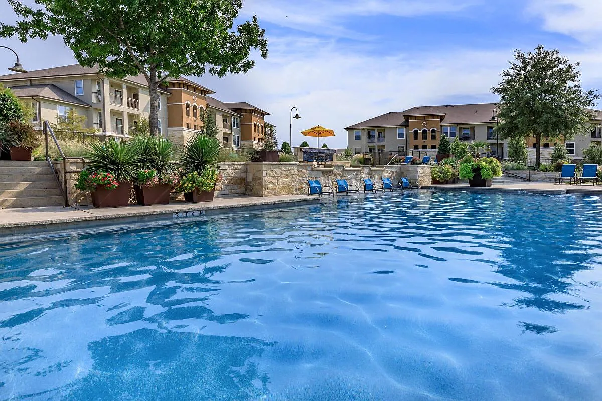 Vue Castle Hills — Photo 2