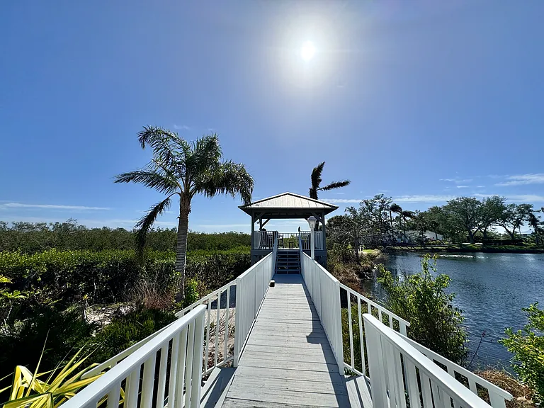 517 Woodstork Cir — Photo 32