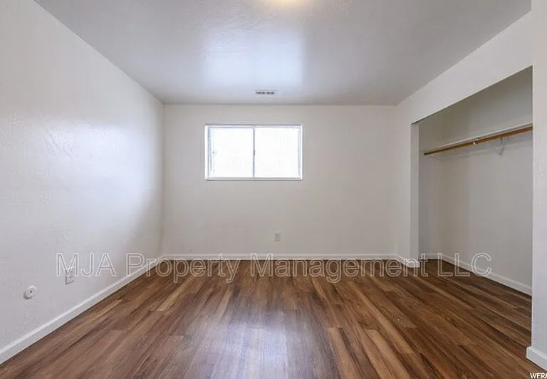 2523 S Lakecrest Dr #2 — Photo 2