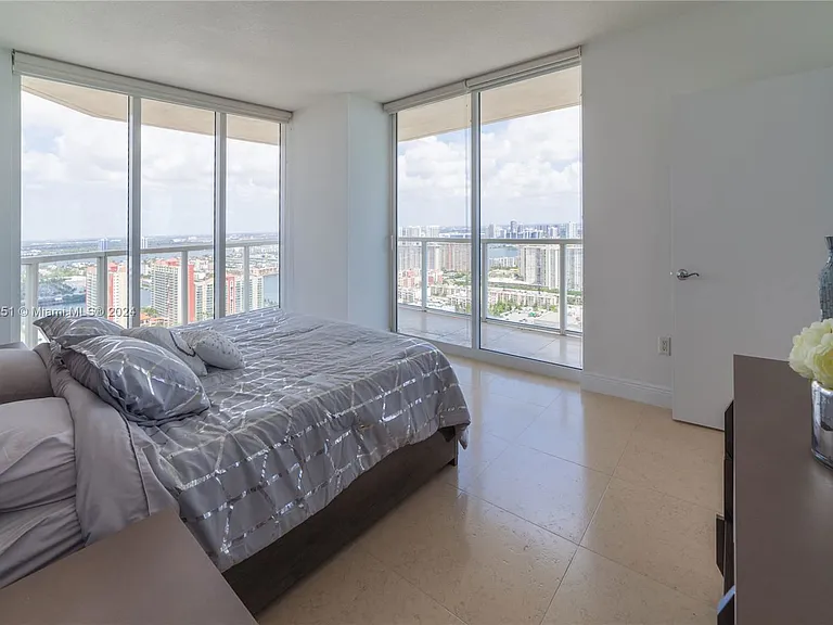 16699 Collins Ave #3707 — Photo 18