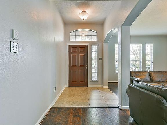 5th image of 4492 Cadiz Ct
