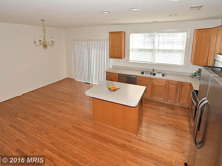 8023 Duck Pond Ter — Photo 14