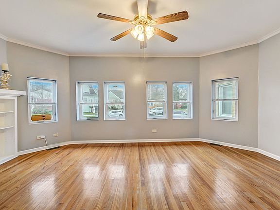 4th image of 8833 S Winchester Ave