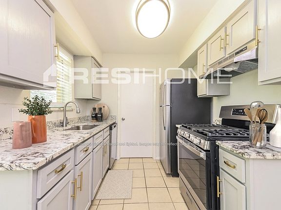 2nd image of 4307 Linda Ln