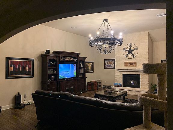 2nd image of 3914 Monteverde Way