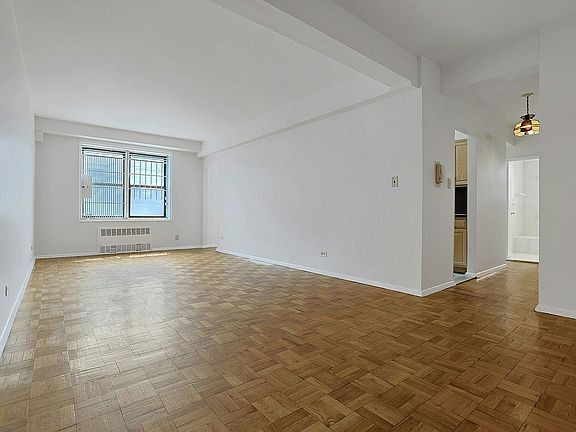2nd image of 2550 Independence Ave APT 2M
