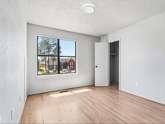 4th image of 1814 Cedar Hts