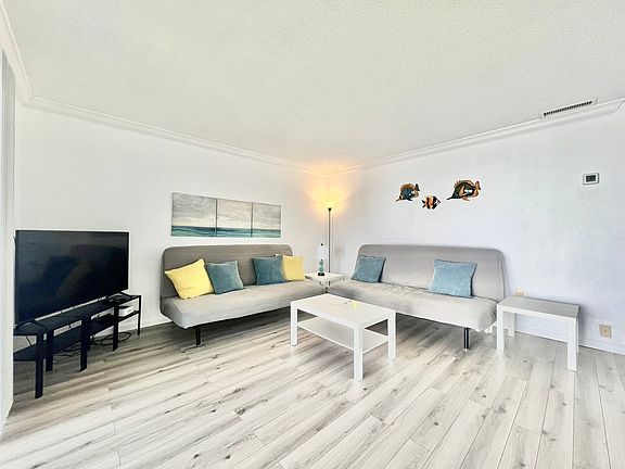 5th image of 657 Haven Pl