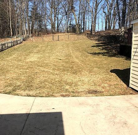 2nd image of 9 Cottonwood Pl