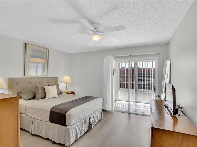 17 Vista Palm Ln #201 — Photo 15