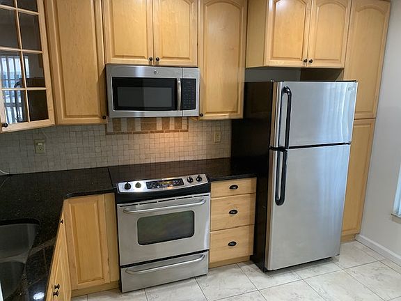 2nd image of 1149 Dover Ct