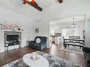 1605 NW Primrose Ln, Blue Springs, MO 64015