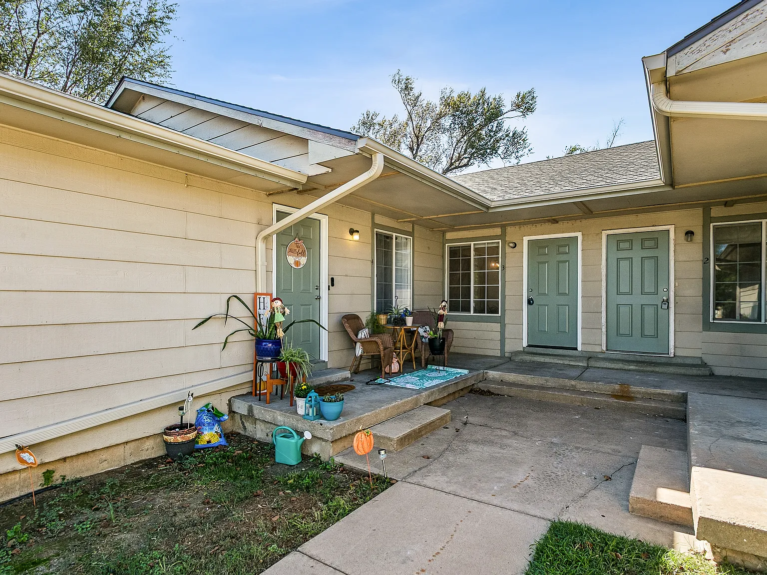 2 bed, 950 sqft, $1,050 — Photo 1