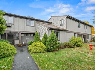 231 S Hemlock Ln, Williamstown, MA 01267