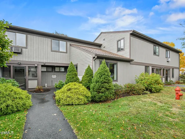 231 S Hemlock Ln, Williamstown, MA 01267