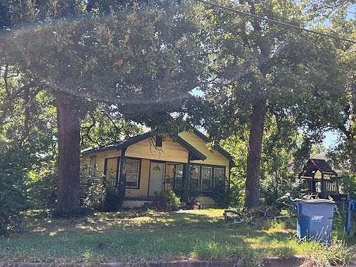 3rd image of 1200 S 8th St