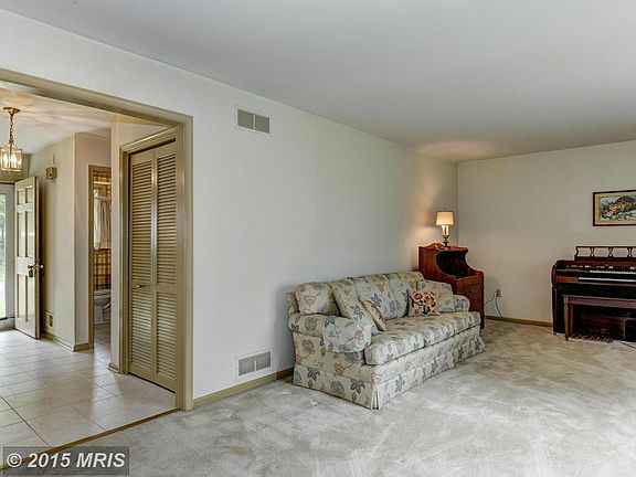 2nd image of 332 N Putney Way