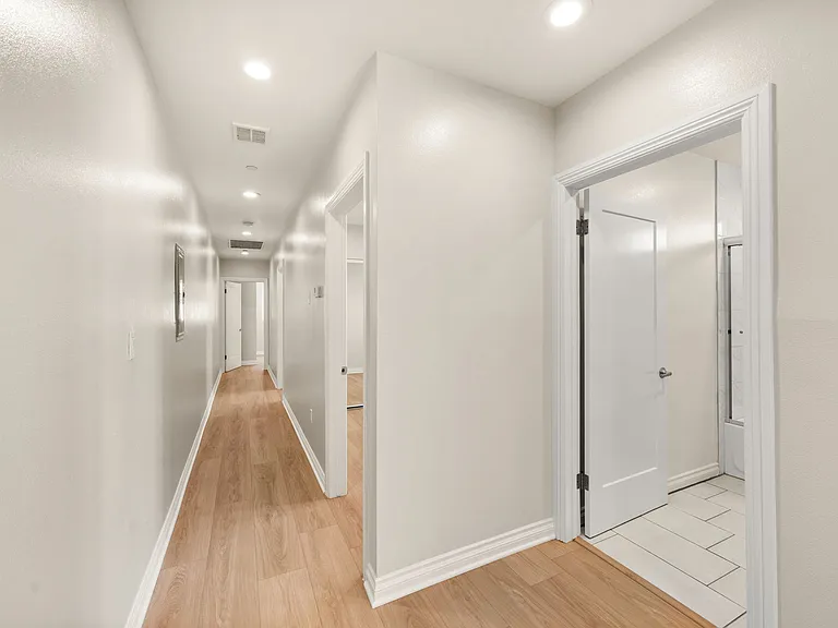 523 S Mathews St #523 — Photo 8