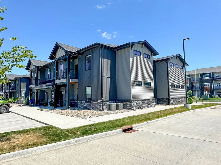 3405 Aurora — Photo 26