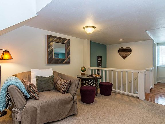 5th image of 3200 N Lake Blvd #13