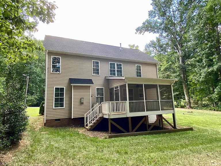 207 Lake Dr — Photo 27