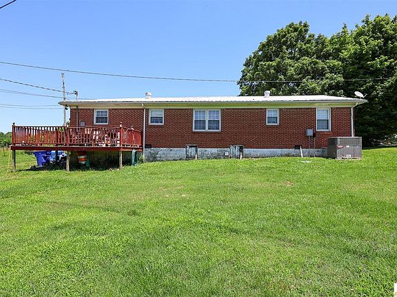 5th image of 709 W Main St