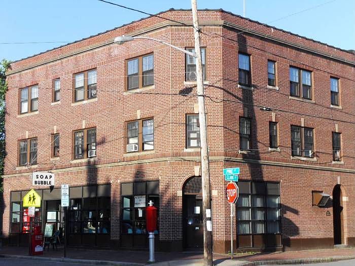 Corner of Pine St and Cla