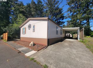 540 Shorepines Ct, Coos Bay, OR 97420