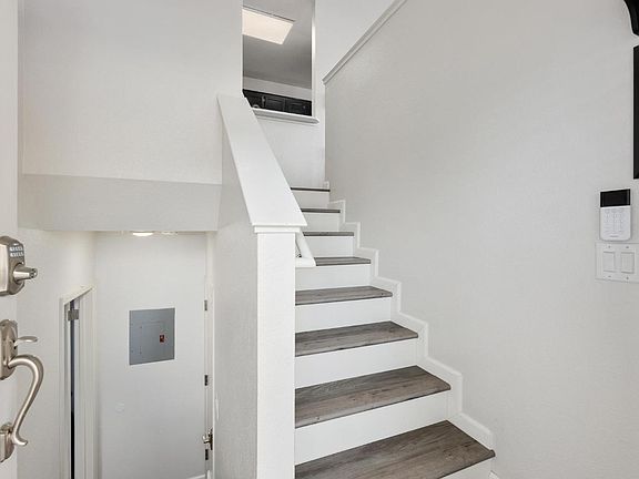 5th image of 44 Chaucer Lane