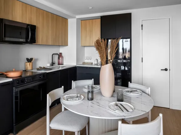 11 Ocean Parkway image 4 of 28