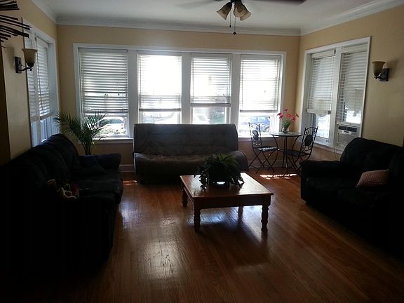 4th image of 6423 N Claremont Ave APT 1