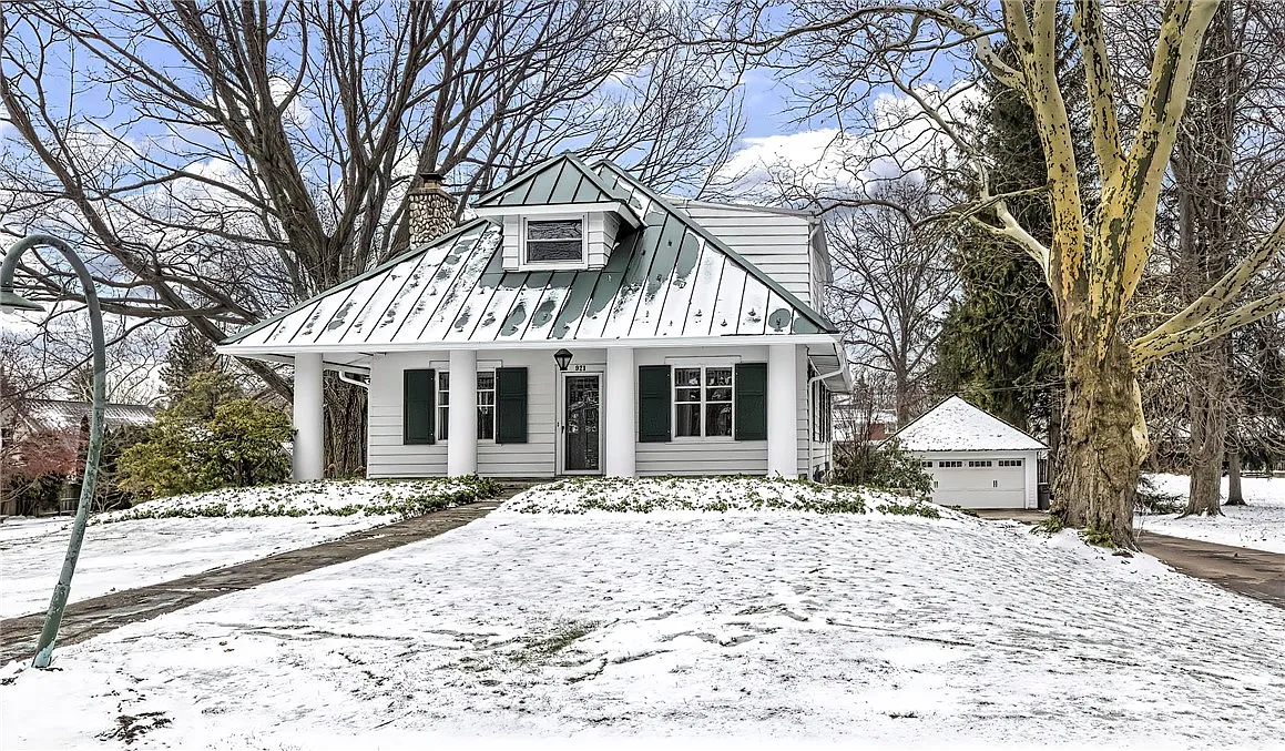 921 W Arlington Rd photo 1